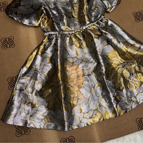 Lilly Pulitzer Priyanka Short Sleeve Dress In Gold Metallic Peony Parade Brocade - Picture 6 of 17